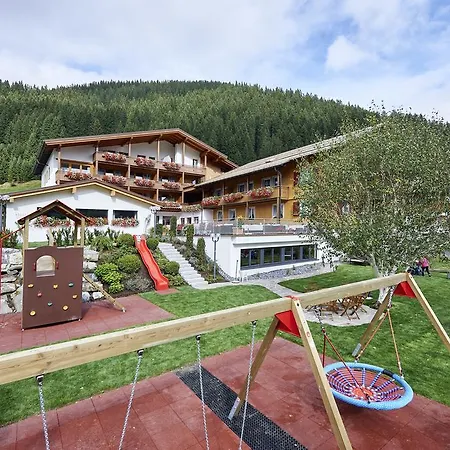Hotel Alpenblume 3*